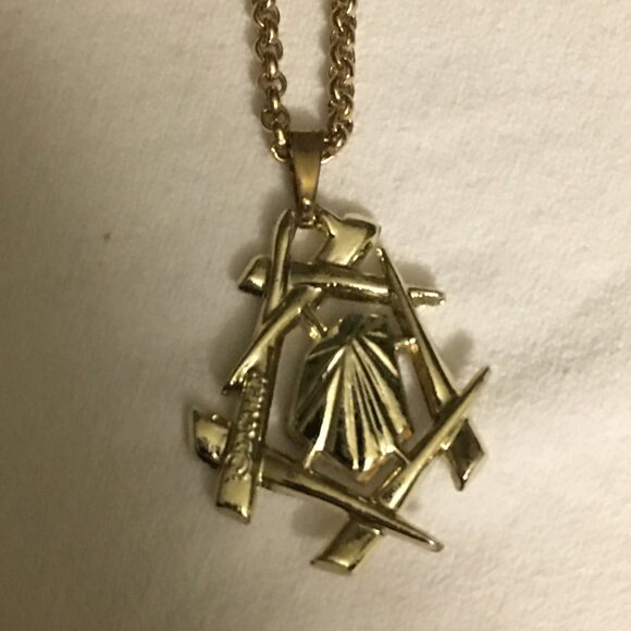 NOS Exquisite Vintage “Chinese Modern” WATERMELON Stone Sarah Coventry Pendant - Picture 3 of 4